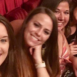 Meet your Posher, Ellen